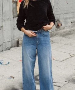 Ms. Meri Mak Pena Super High Rise Classic 90's Wide Leg Jeans Bottoms